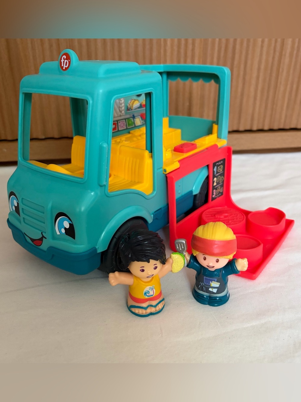 Fisher-Price Little People Serve it Up Food Taco Truck toddler toy playset